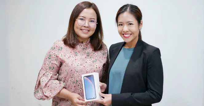 ผู้โชคดีที่ได้รับรางวัลใหญ่ iPhone XR จากกิจกรรมร่วมโหวต Miss Universe Thailand 2019